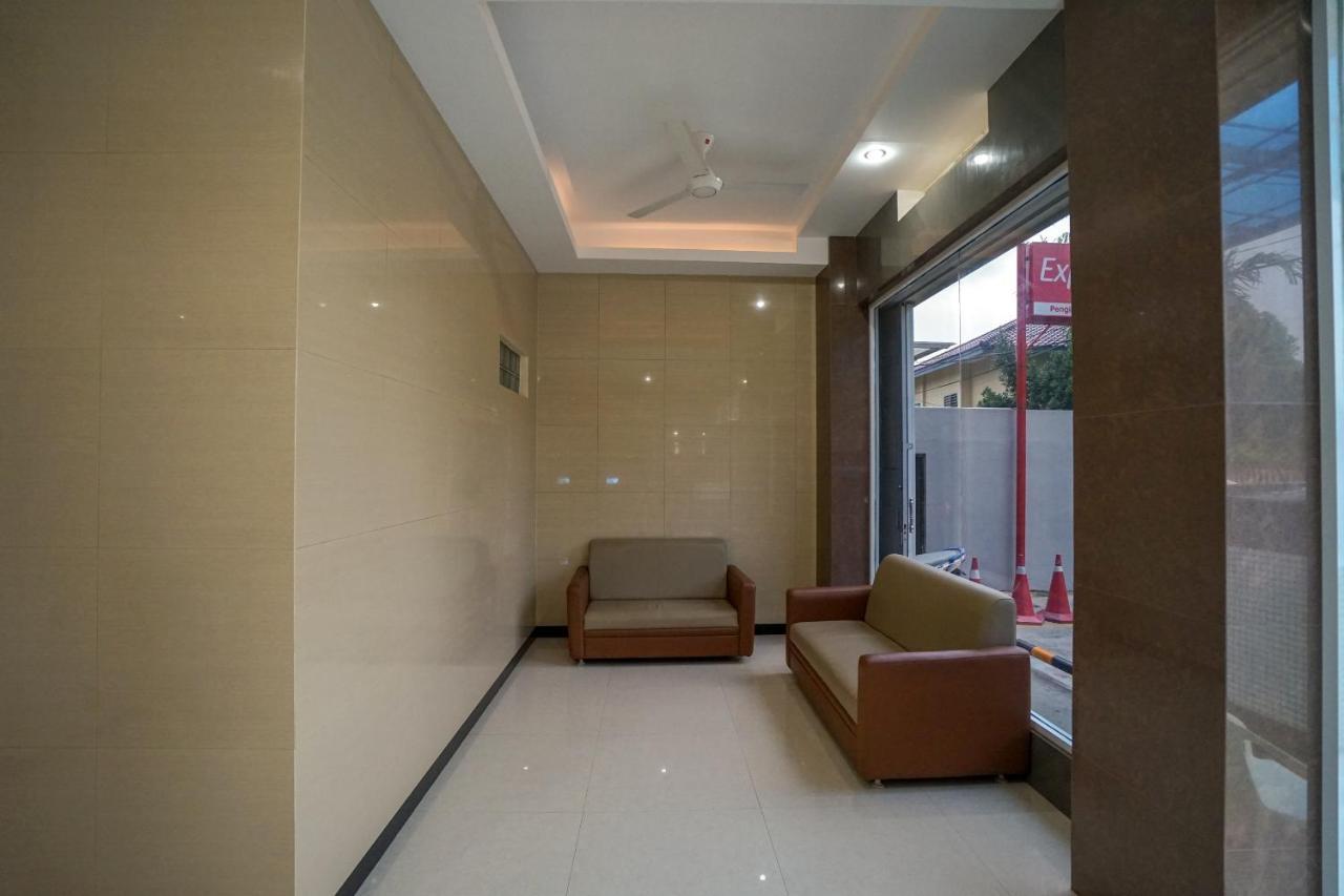 Oyo 616 Express Inn Palembang Eksteriør billede